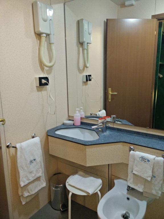 Hotel Suisse Γένοβα Δωμάτιο φωτογραφία